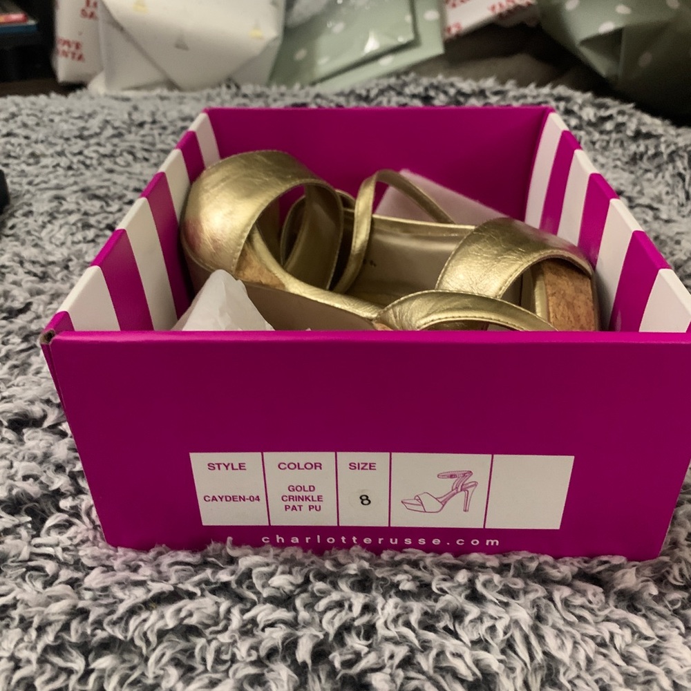 Heels - Picture 2 of 6